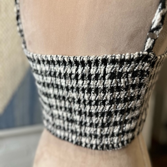 Stradivarius Black and White Houndstooth Crop Top - Picture 7 of 9